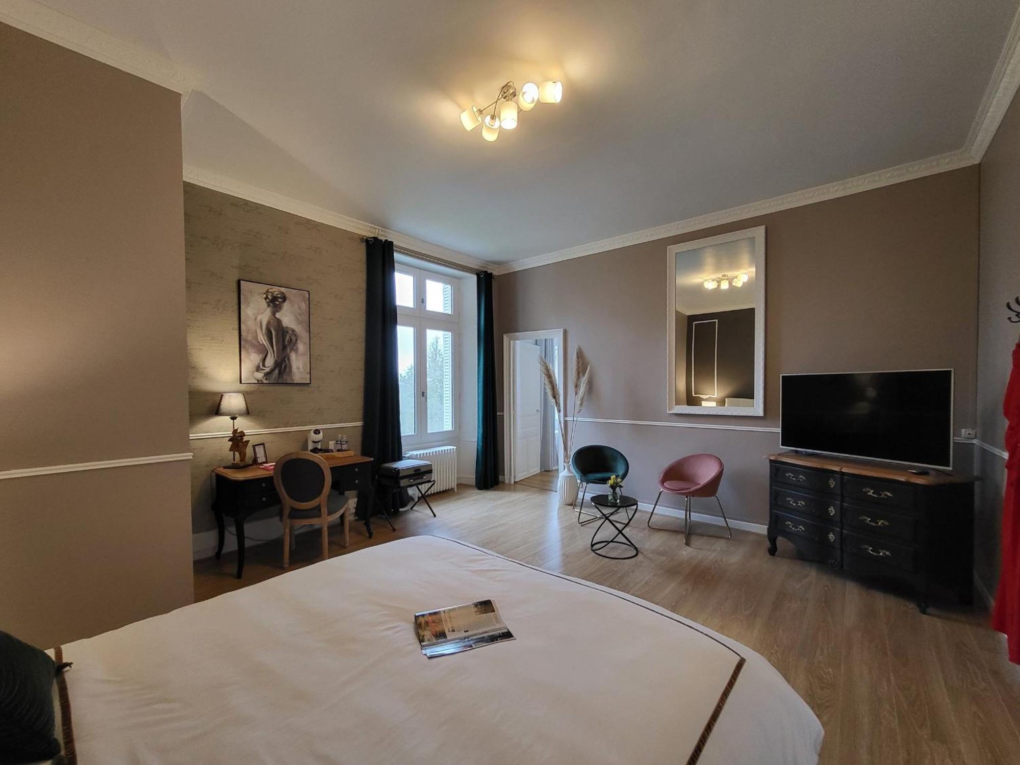 Sejour De Charme Au Chateau Avec Petit-Dejeuner Et Parking - Fr-1-591-705 Cluis Eksteriør bilde